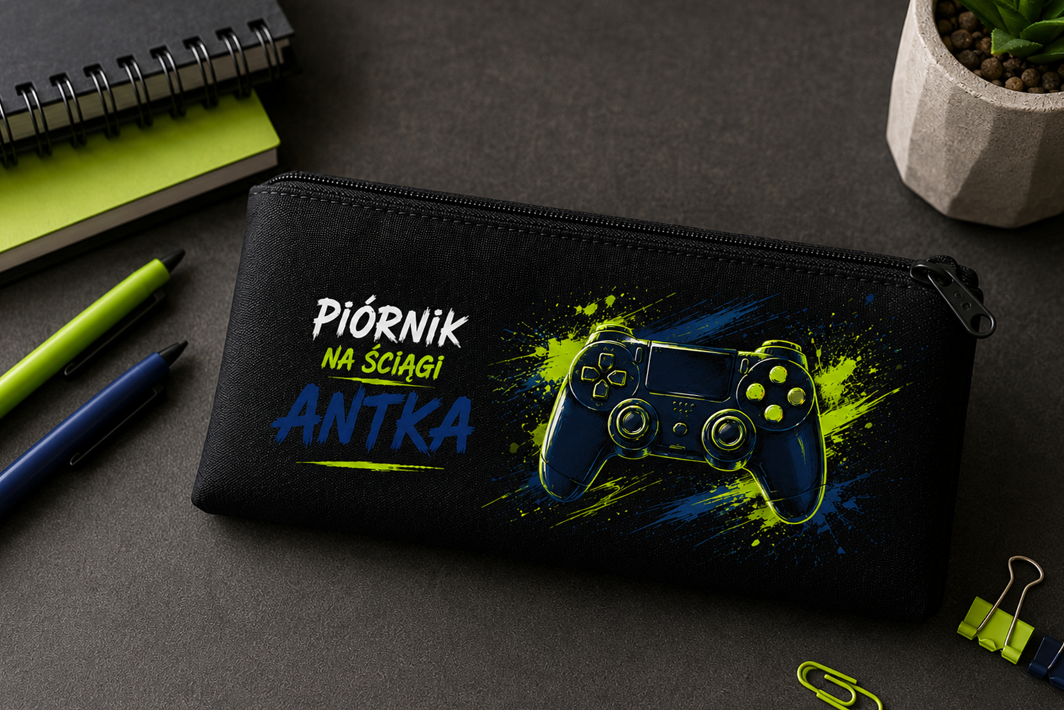 Piórnik szkolny z imieniem dziecka personalizowany
